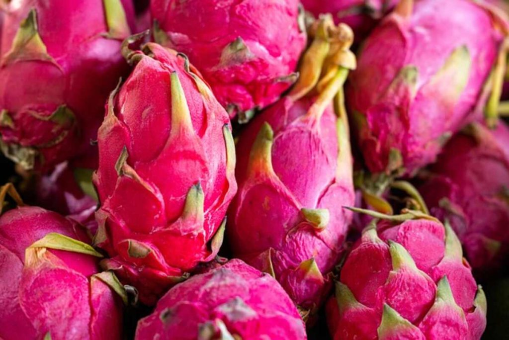 how to cut dragon fruit