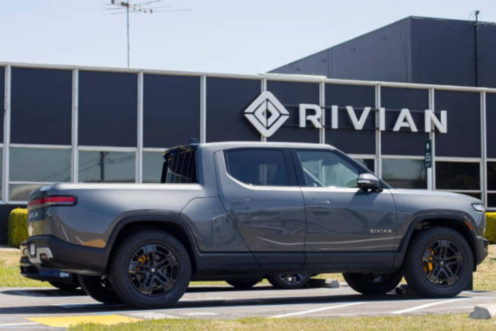 Best Rivian Phone Mount
