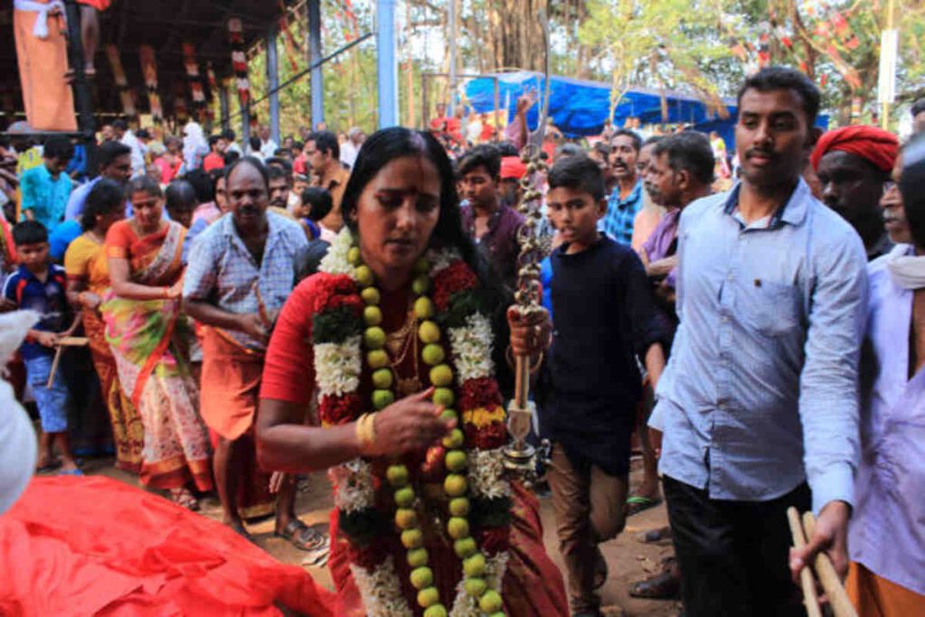 Kerala Engagement Dress - Traditional and Modern Attire for a Kerala Wedding