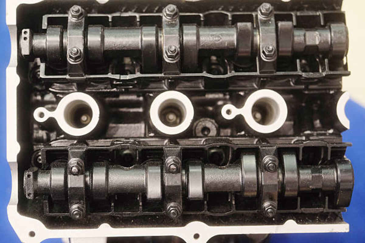 Oil Filter Fits Caterpillar Duramax 6.6L Engines